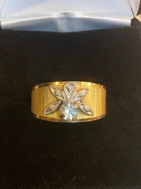Vintage Gold Plated Floral Rhinestone Ring – Size 7 – Elegant Statement Band